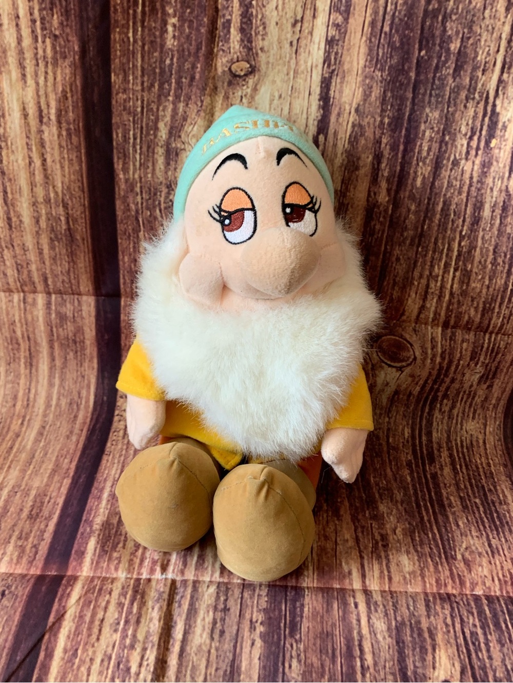 Disney Snow White and the Seven Dwarfs "Bashful" Stuffed Plush Size: 13"